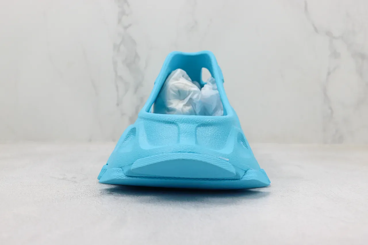 Crocs Classic Clog Light Blue Molded Foam Clog 6