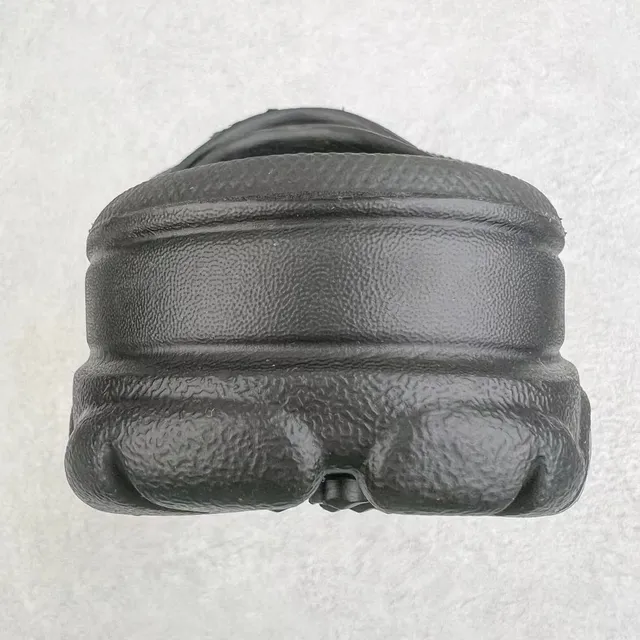 Crocs Echo Preto Cinza Construção de espuma moldada Furos de ventilação clog 3