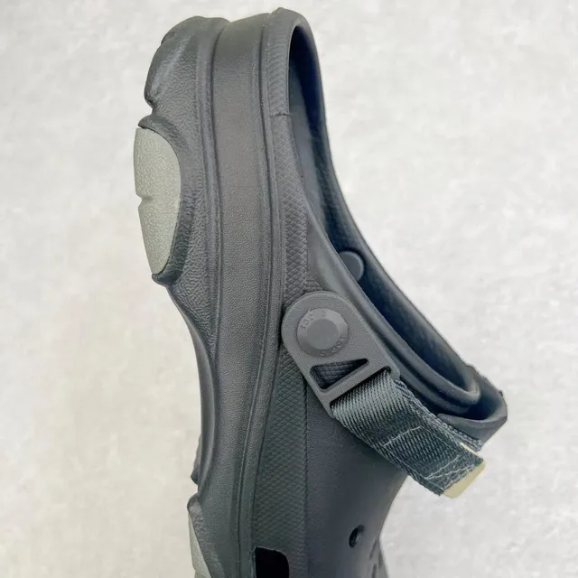 Crocs Echo Preto Cinza Construção de espuma moldada Furos de ventilação clog 5