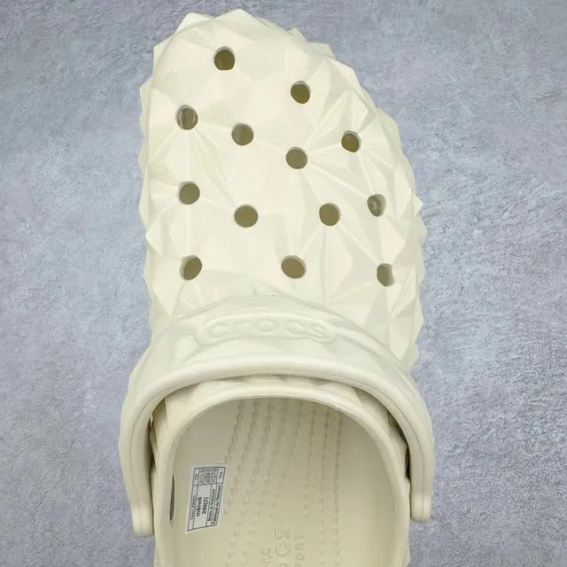 Crocs Echo Clog Beige Geometric Faceted Clog 7