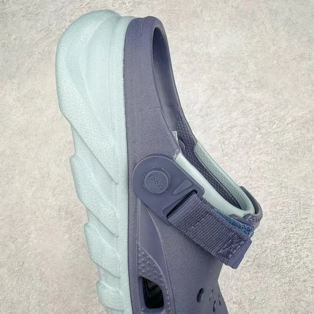 Crocs Echo Clog Navy y Sage Green zuecos 5