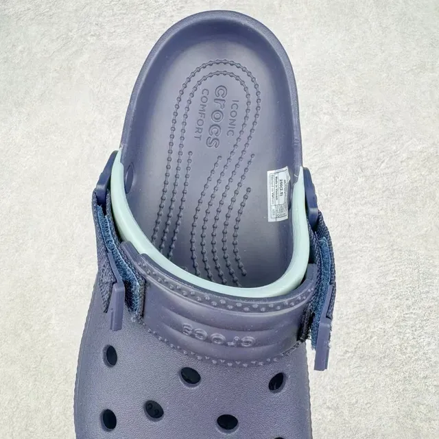Crocs Echo Clog Navy y Sage Green zuecos 6