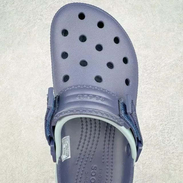 Crocs Echo Clog Navy y Sage Green zuecos 7