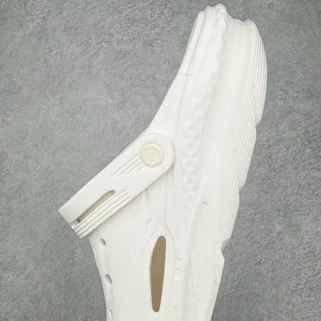 Crocs Echo Clog كلوج أبيض من الرغوة المصبوكة 7