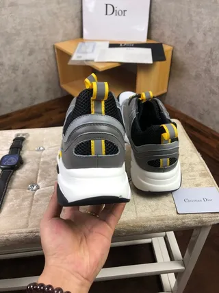 Christian Dior Chaussures Chunky Gris à Semelle Jaune en Maille et Overlay Synthétique 9