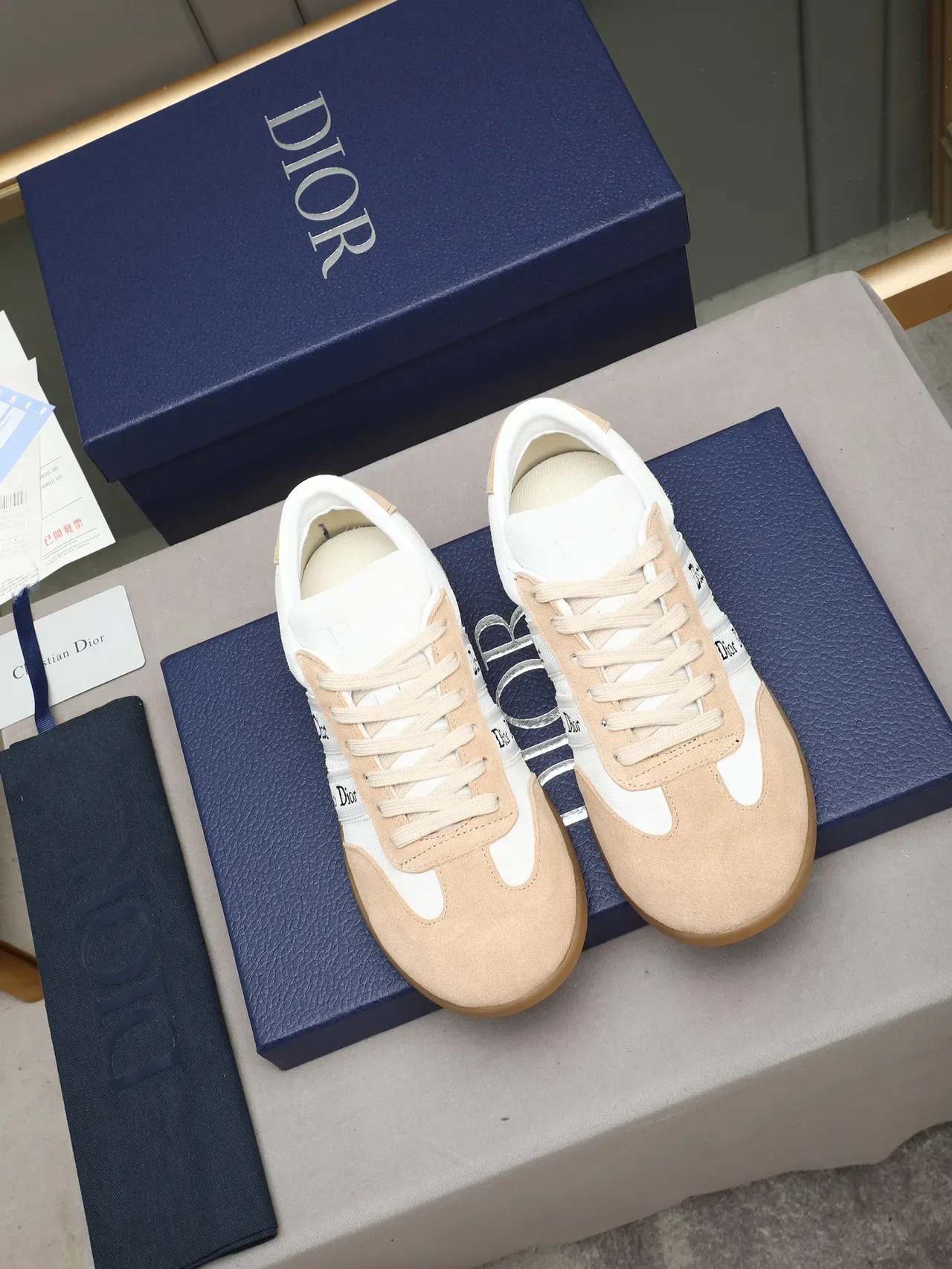 Dior B22 Beige Blanc Chaussures Lifestyle Low-Top Daim et Textil Panelées 3