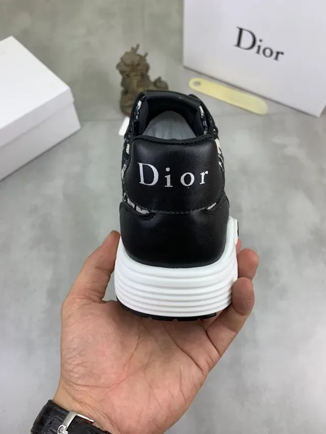 Dior B23 Monogram Sneakers Lifestyle Noir et Beige 3