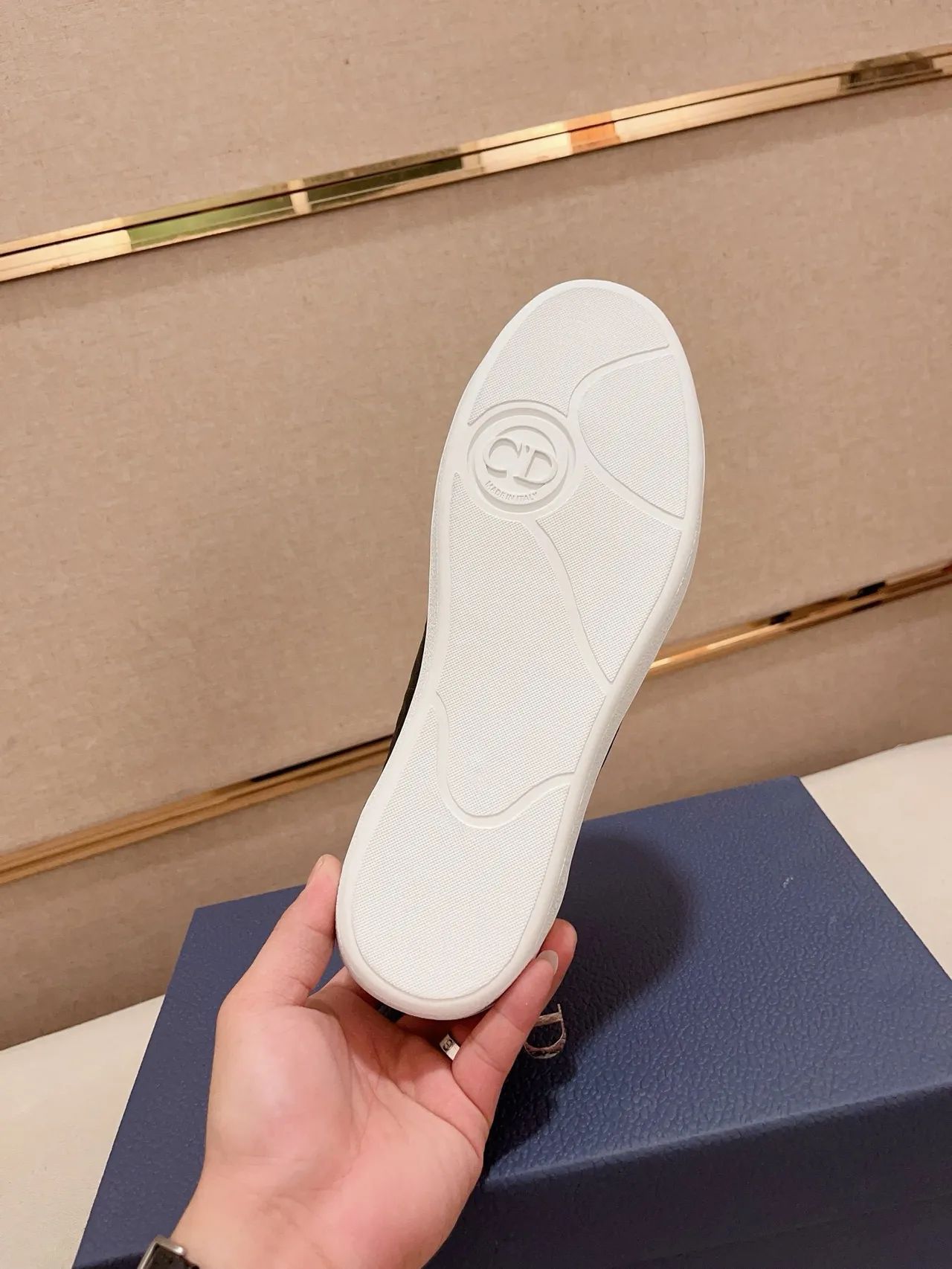 Dior B23 Off-White and White Embossed Oblique Lifestyle Sneakers 2