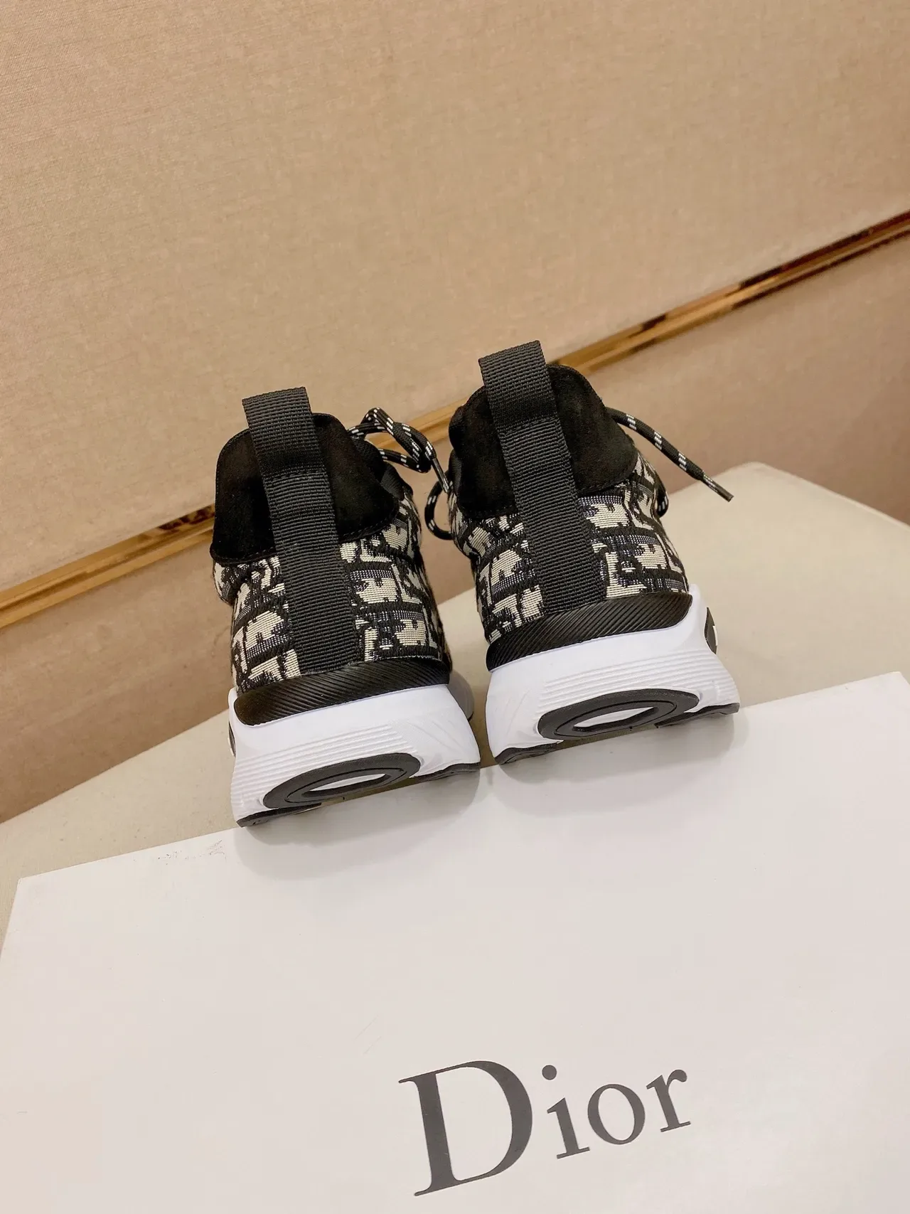 Dior Noir Beige Monogrammé Supérieur Maille Midsole Sculptée Blanche Sneakers Lifestyle 3