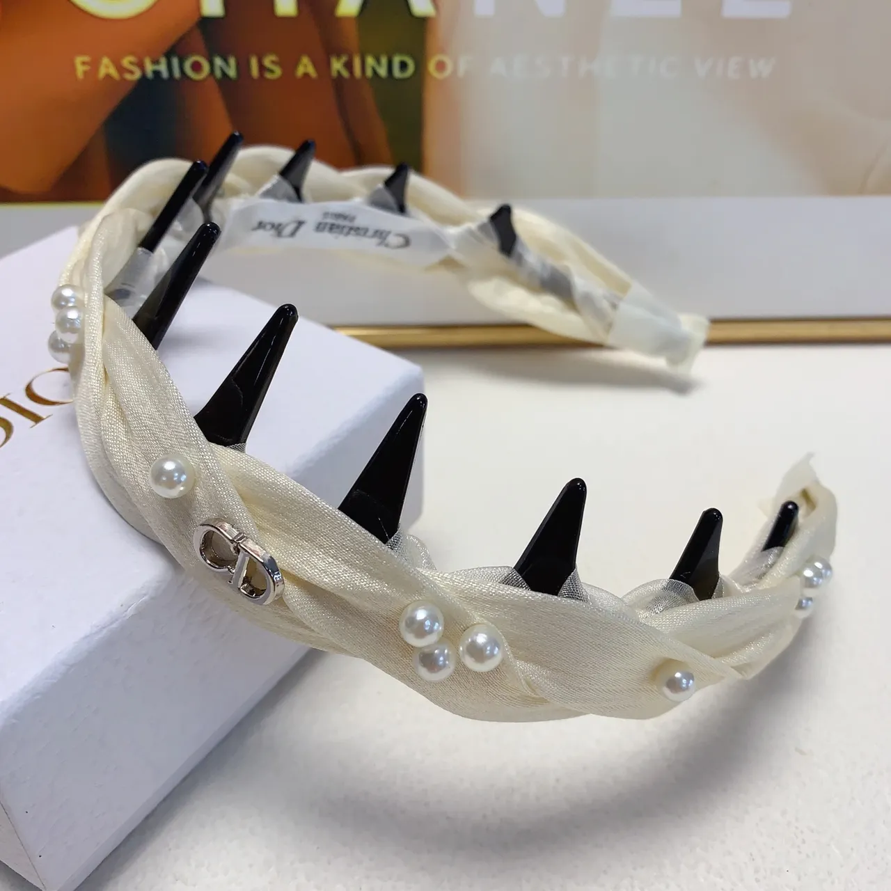 Dior Black Beige Twisted Ribbon Pearl-Embellished Jewelry 3