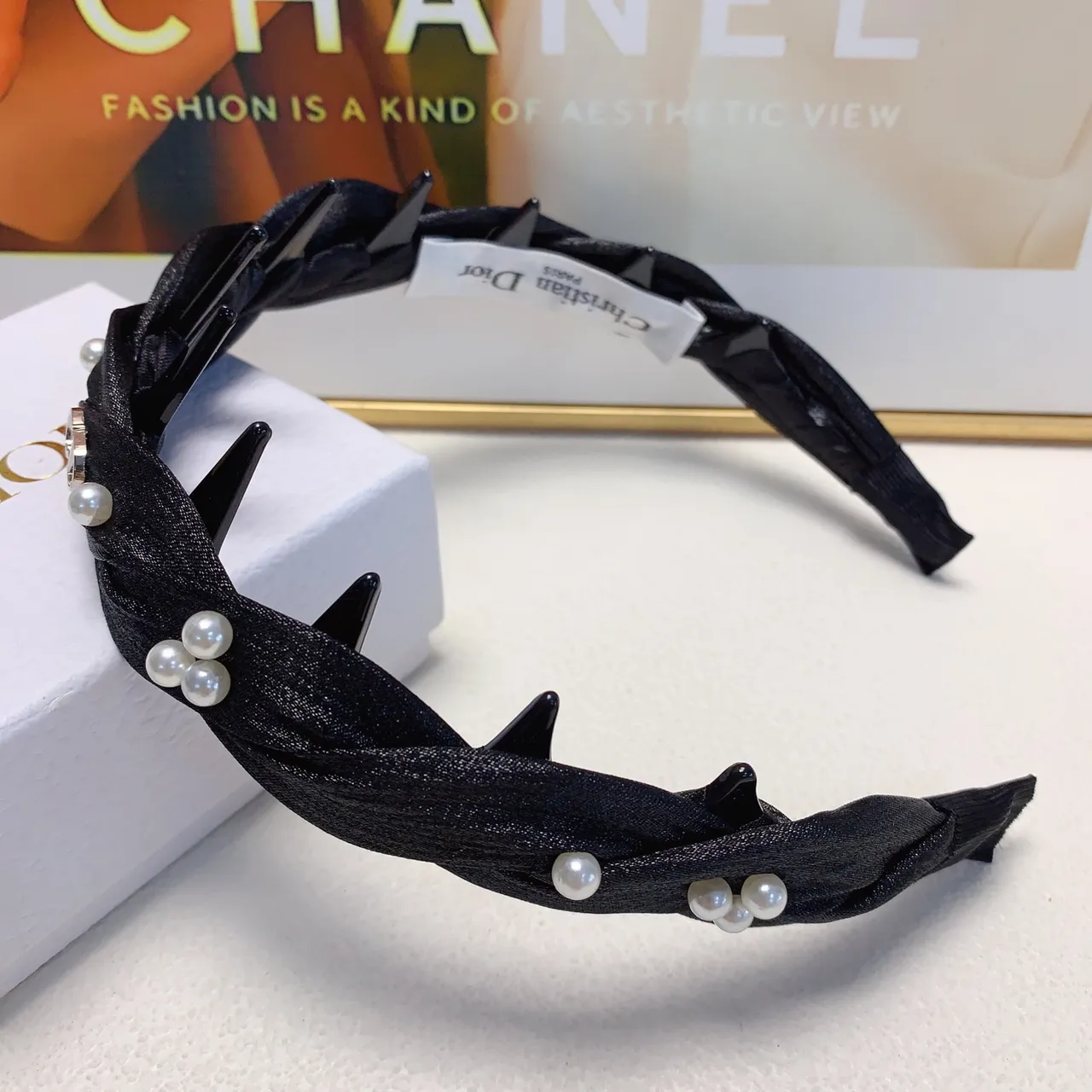 Dior Black Beige Twisted Ribbon Pearl-Embellished Jewelry 9