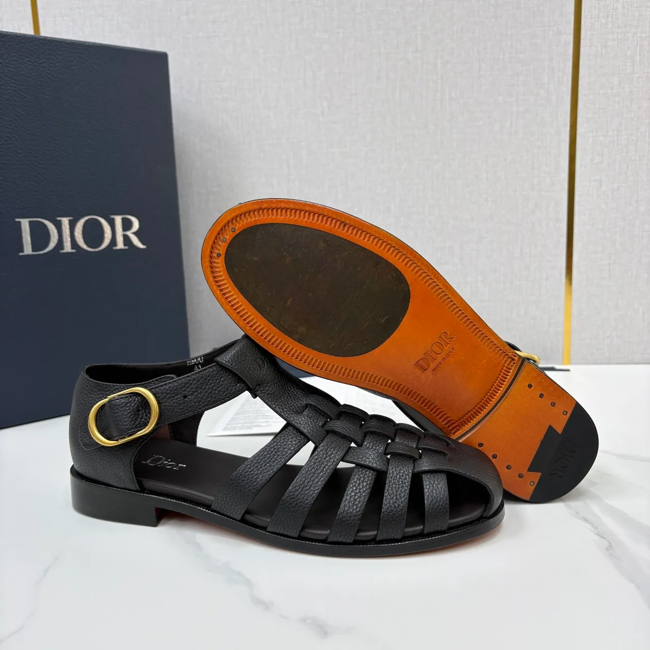 Dior কালো সোনা বোনা চামড়ার ফিতা নিম্ন ব্লক হিল গ্লাডিয়েটার স্যান্ডাল 2