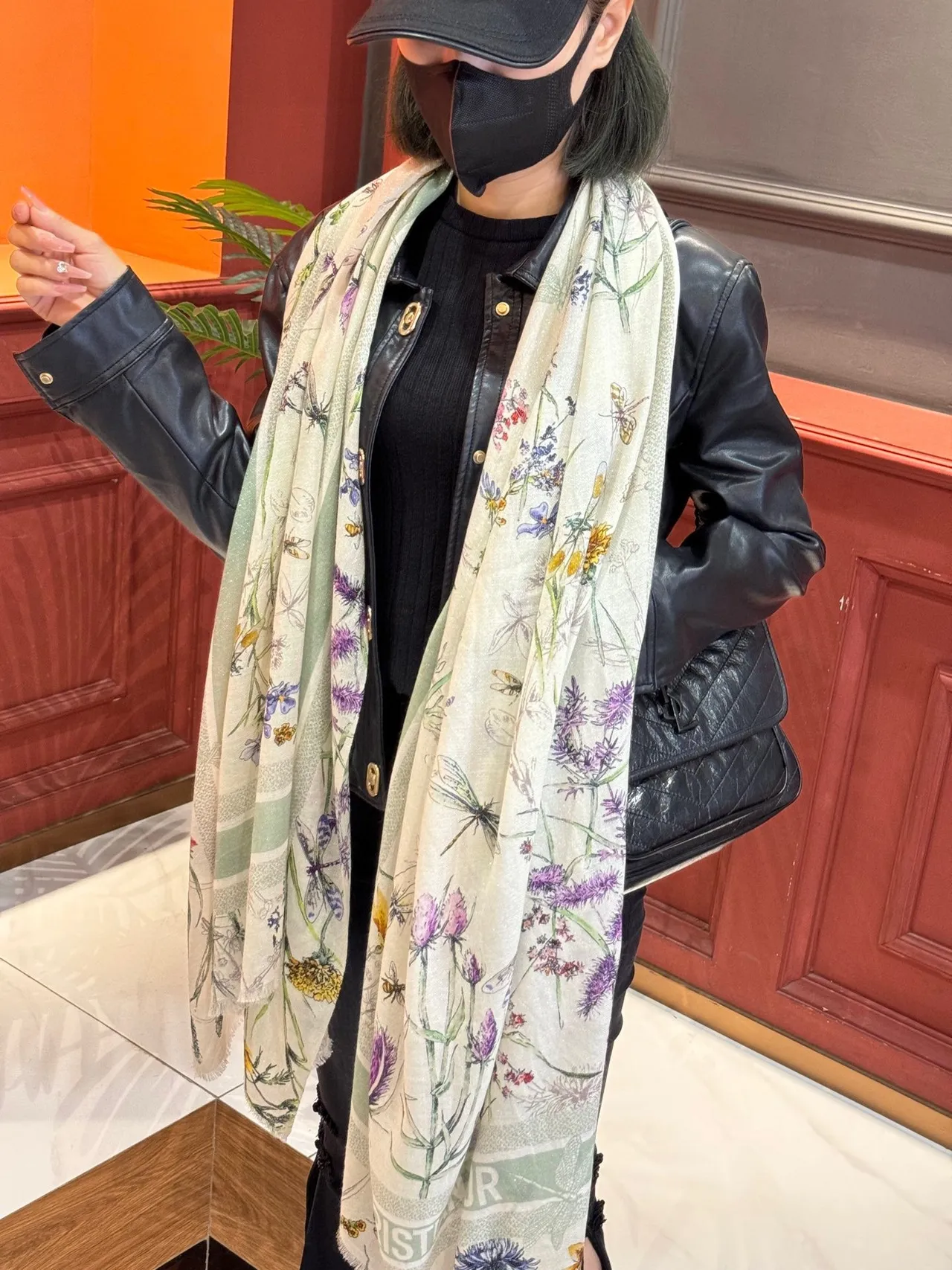 Dior 植物插图丝巾 2