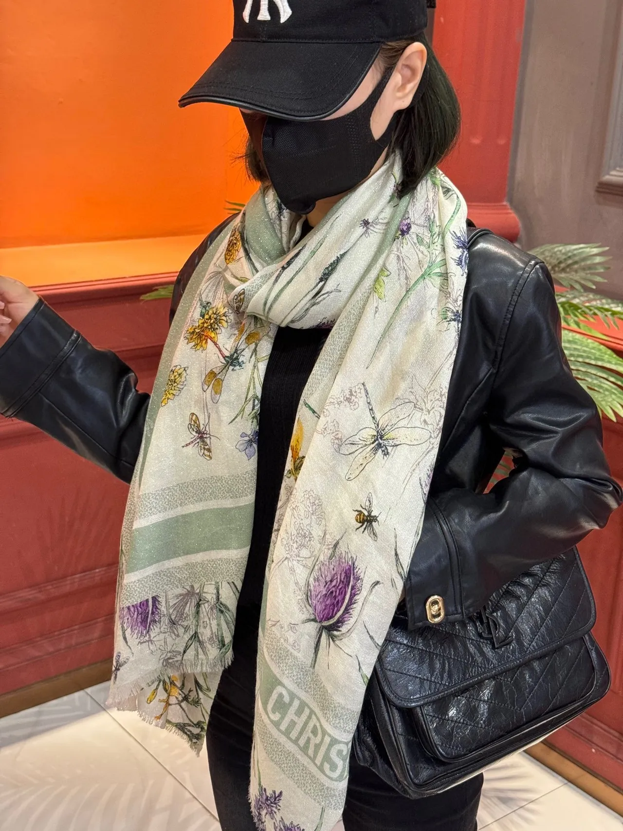 Dior 植物插图丝巾 3