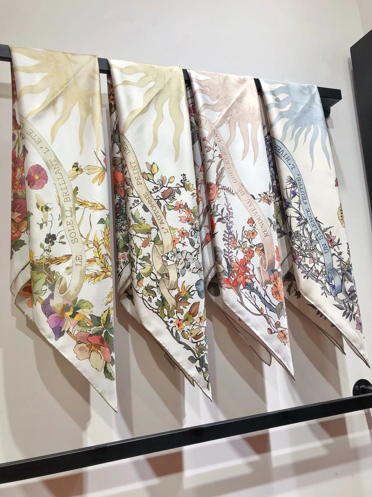 Dior Impressão Floral Botânica Seda Marfim Lenço 3