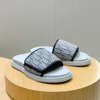 Dior ग्रे ब्लैक मोनोग्राम स्ट्रैप स्लिपर्स