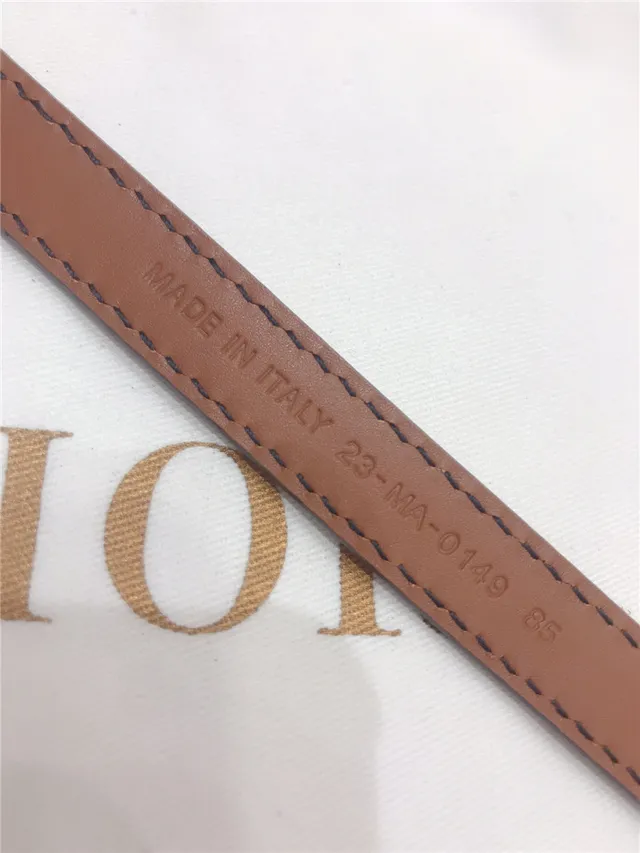 Dior J'Adior Correa de cuero negra y dorada con placa de logo estrecha 2