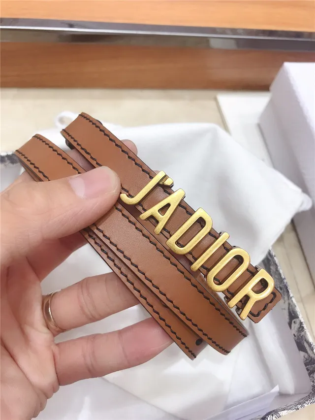 Dior J'Adior Correa de cuero negra y dorada con placa de logo estrecha 4