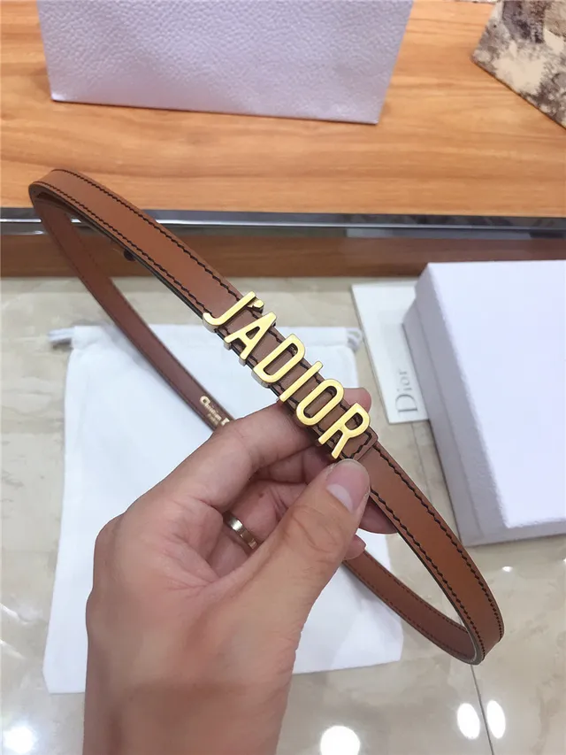 Dior J'Adior Correa de cuero negra y dorada con placa de logo estrecha 5