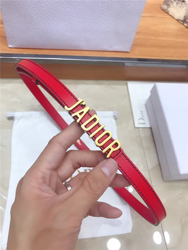 Dior J'Adior Correa de cuero negra y dorada con placa de logo estrecha 12