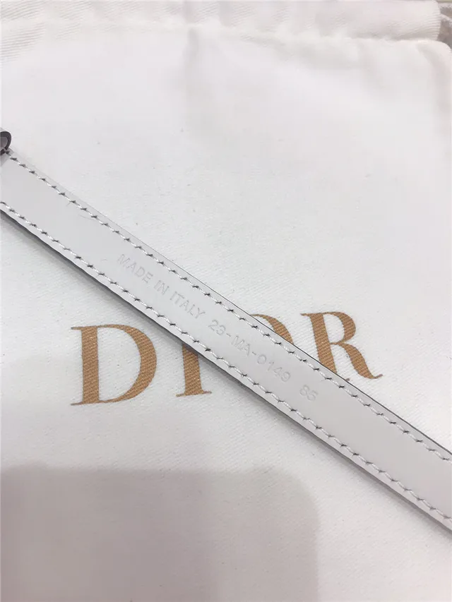 Dior J'Adior Correa de cuero negra y dorada con placa de logo estrecha 19