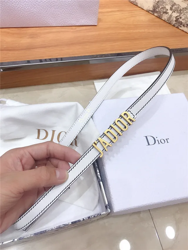 Dior J'Adior Correa de cuero negra y dorada con placa de logo estrecha 21