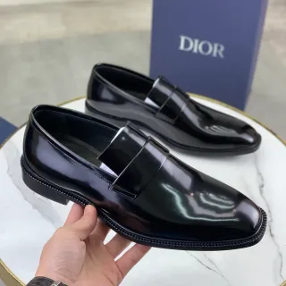 Dior काला चमकदार पेटेंट लेदर सिंगल स्ट्रैप लोफर