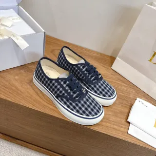 Dior سنيكرز كانفاس بلايد أزرق بحري أبيض ستايل لايف