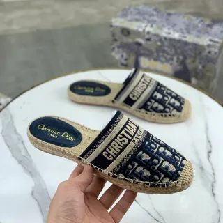 Dior Oblique Espadrille नेवी और बेज स्लिपर