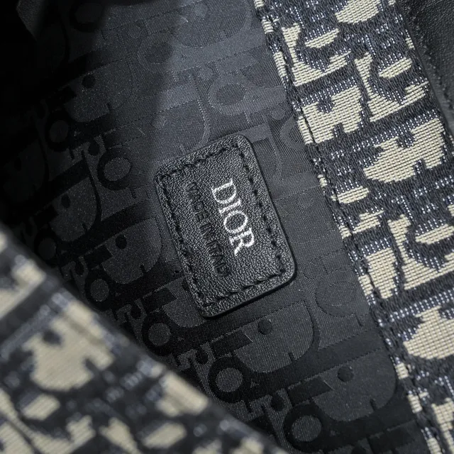 Dior Saddle Black Structured Silhouette Textured Leather Saddle Bag 20