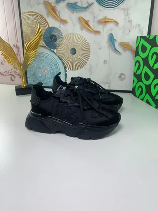 Dolce & Gabbana Noir monochrome oversized semelle sculptée sneakers chunky 3