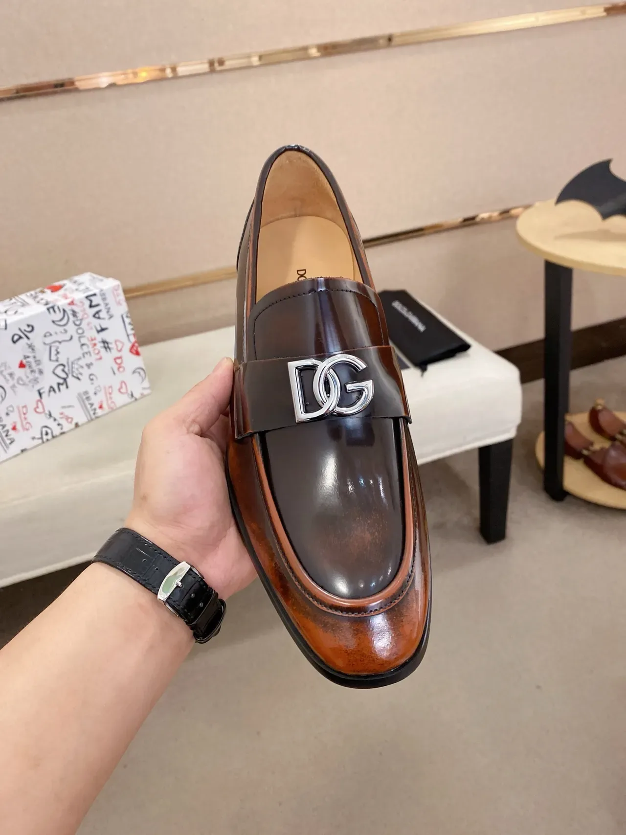 Dolce & Gabbana ब्राउन बेज पेटेंट लेदर टू-टोन लोफर 4