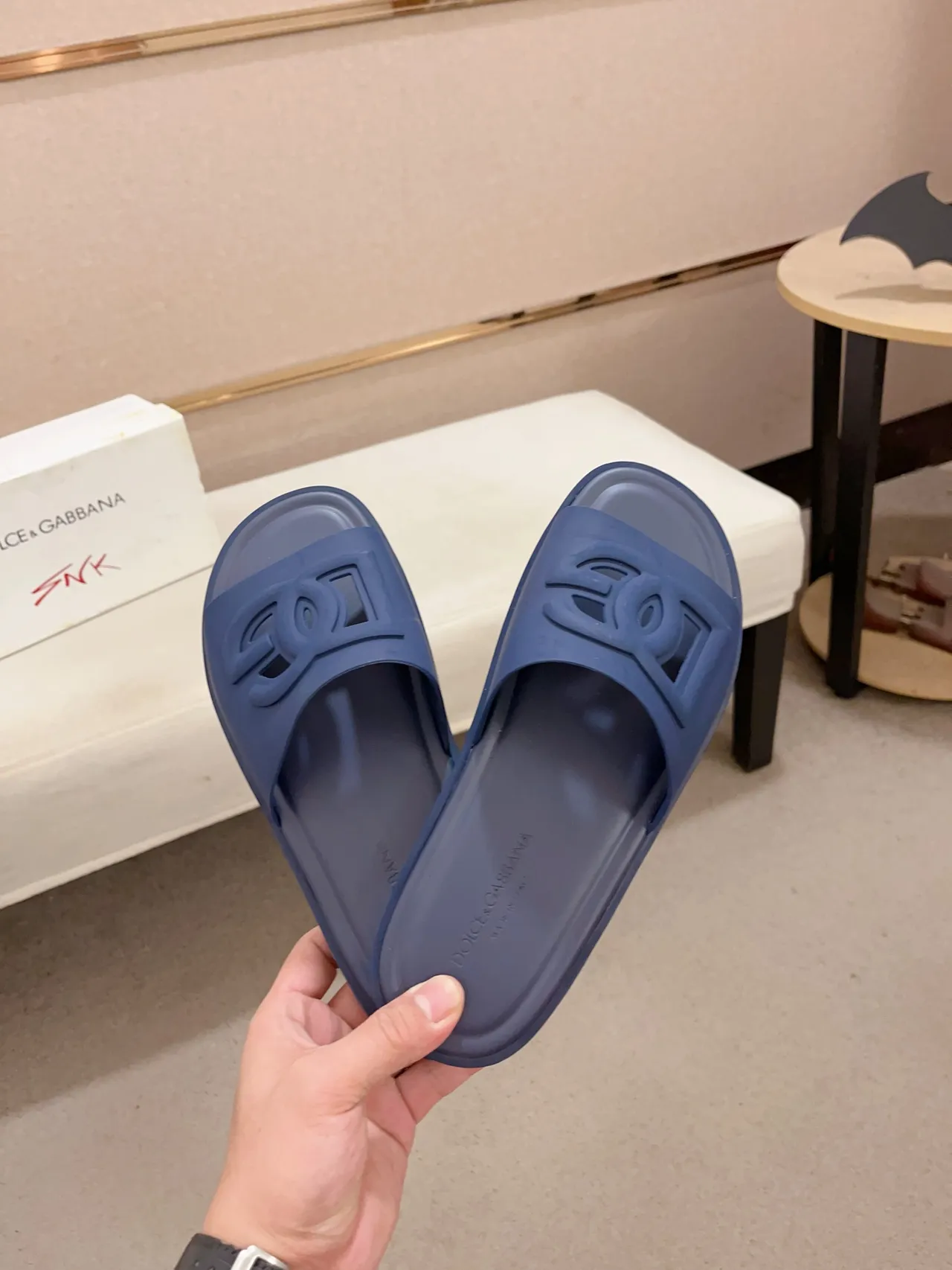 Dolce & Gabbana DG Slide Monochromatic Logo-Cutout Slippers 8