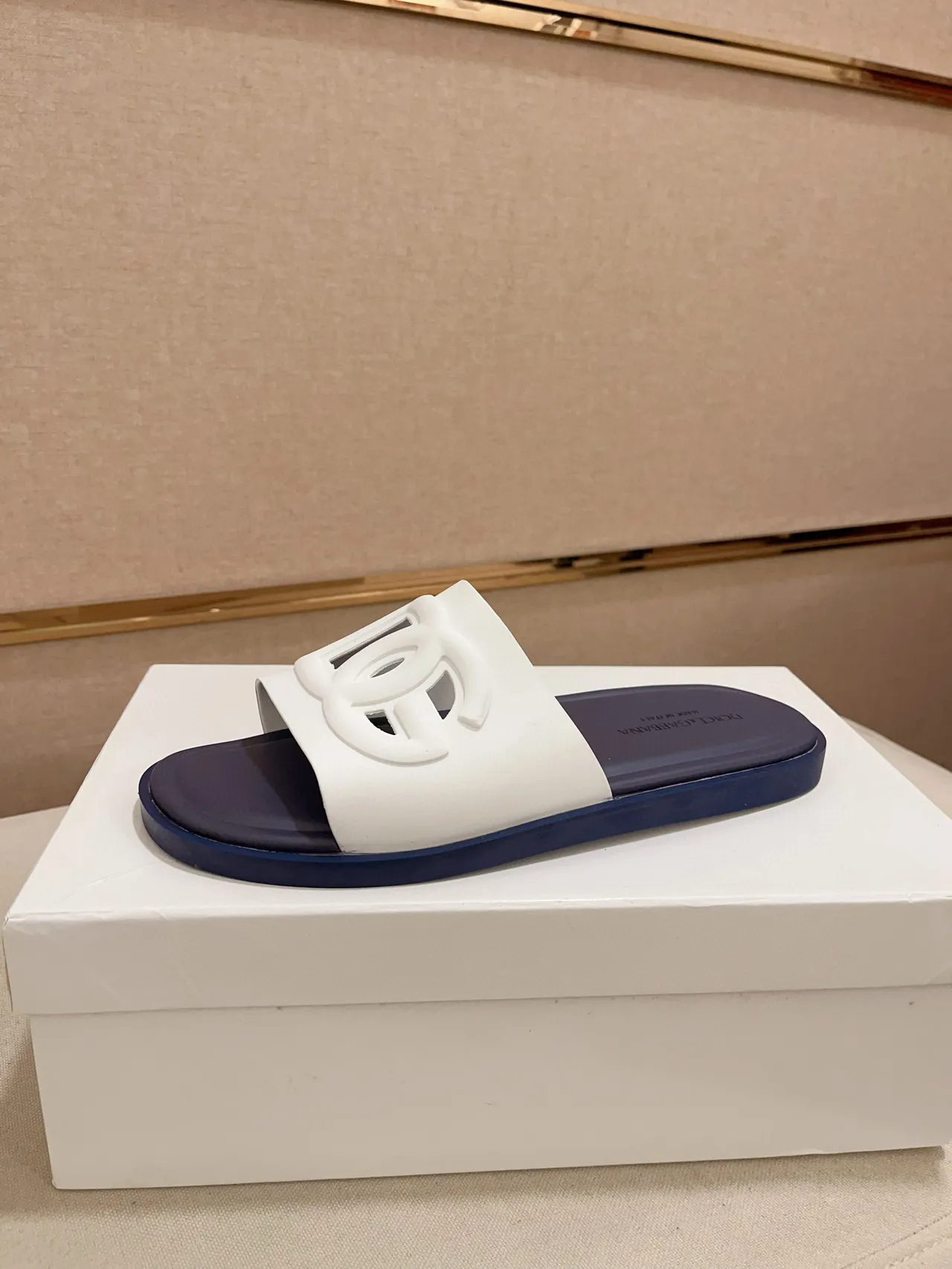Dolce & Gabbana DG Slide Monochromatic Logo-Cutout Slippers 11