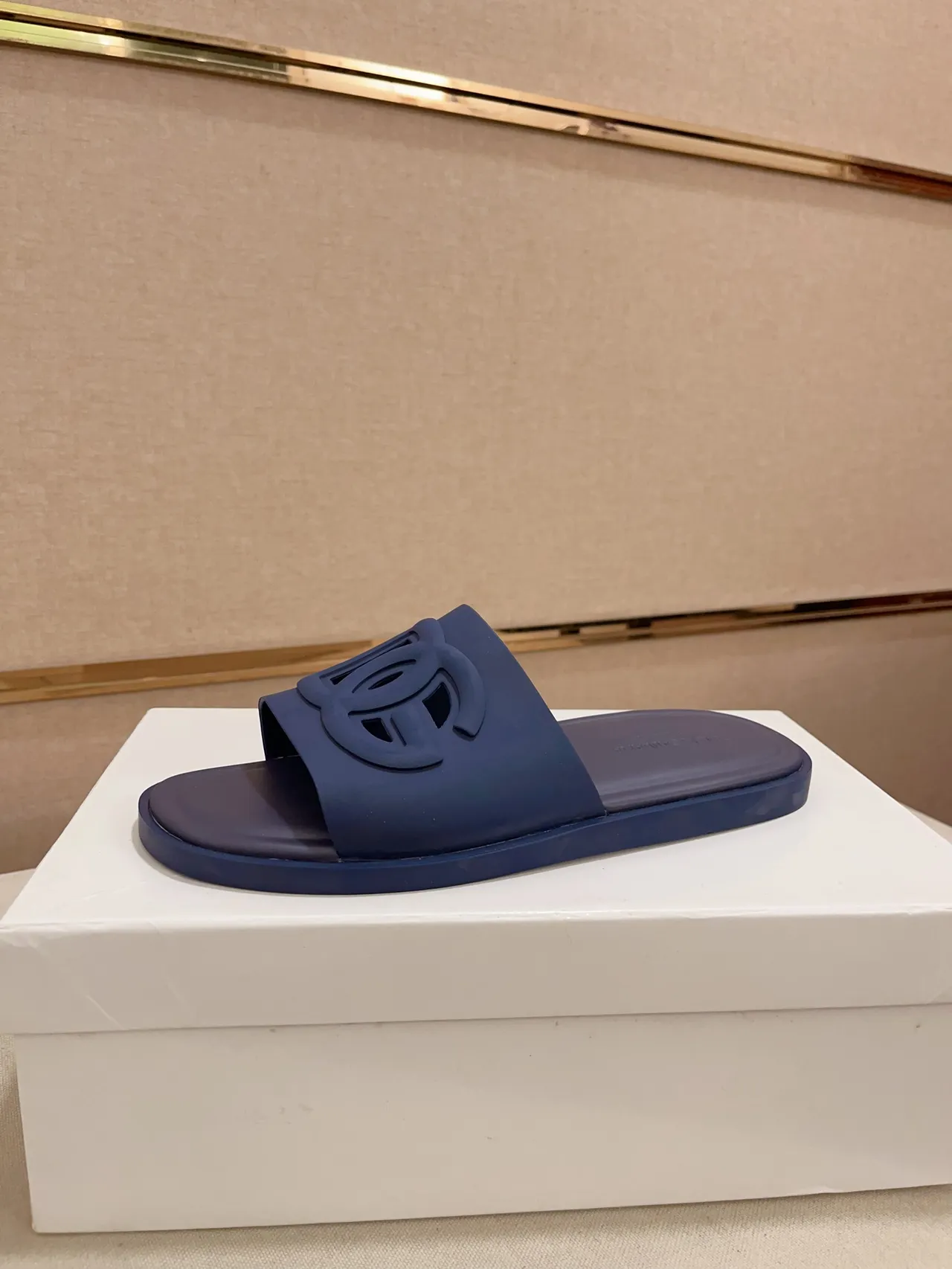 Dolce & Gabbana DG Slide Monochromatic Logo-Cutout Slippers 12