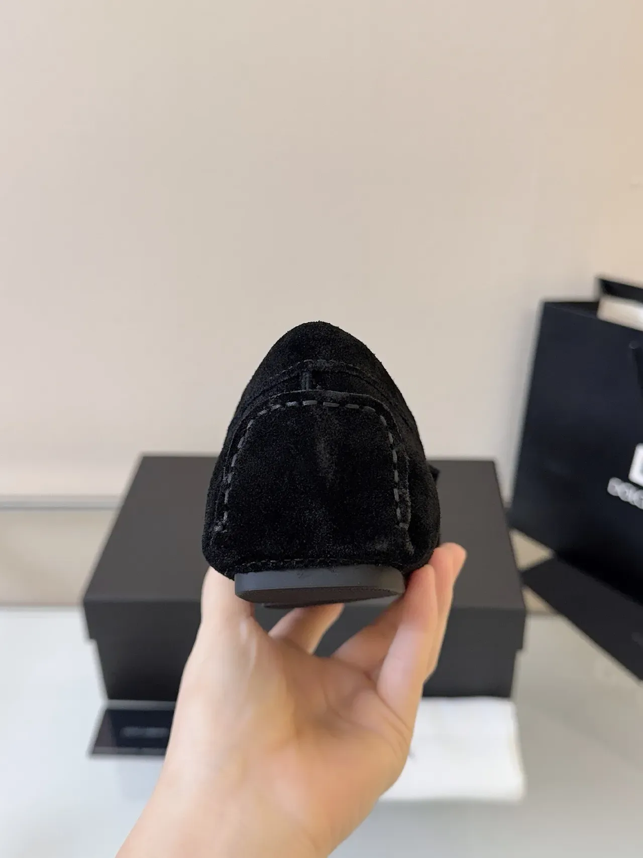 Dolce & Gabbana mocassim de camurça monogramado 4