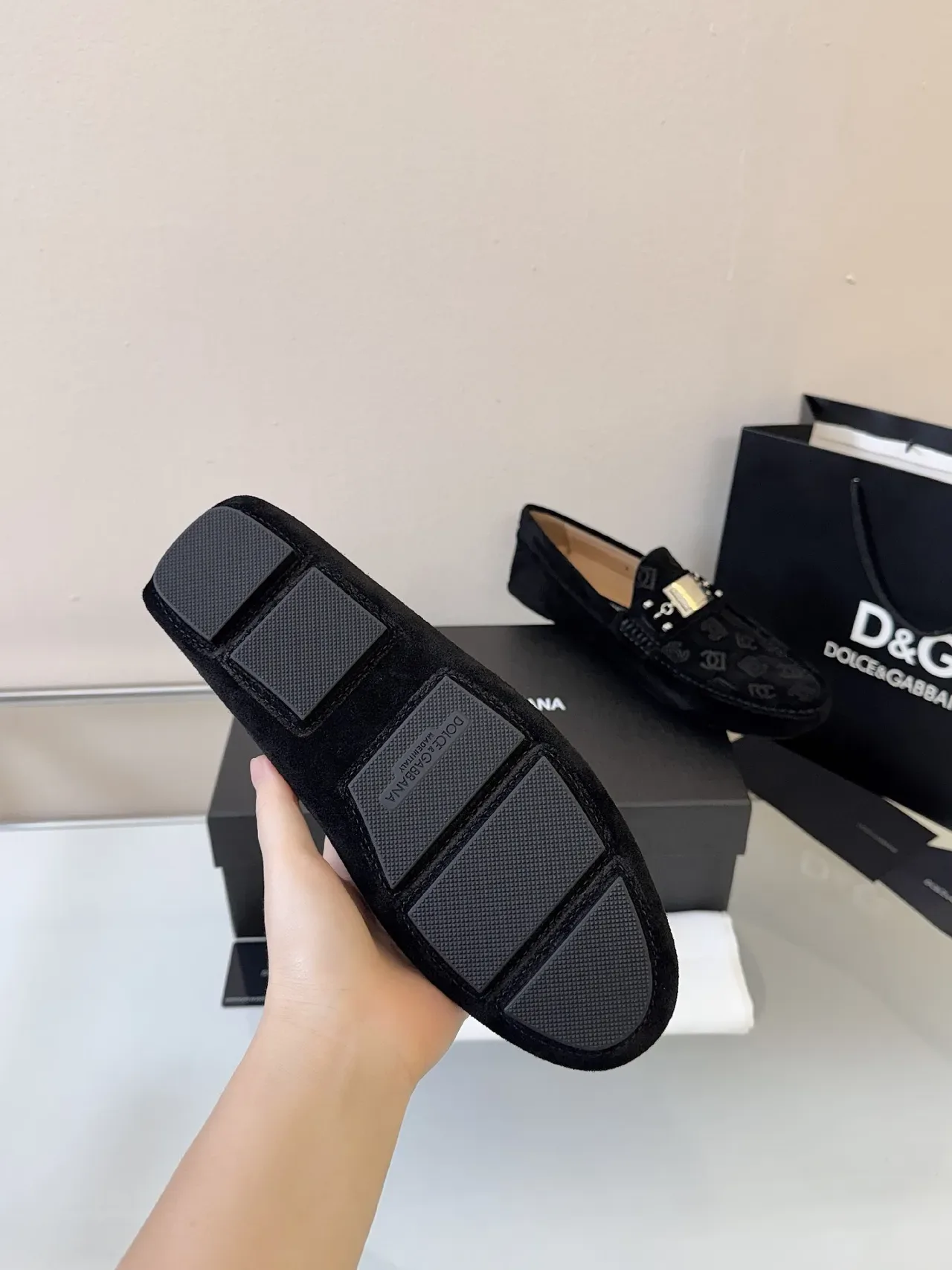Dolce & Gabbana mocassim de camurça monogramado 5