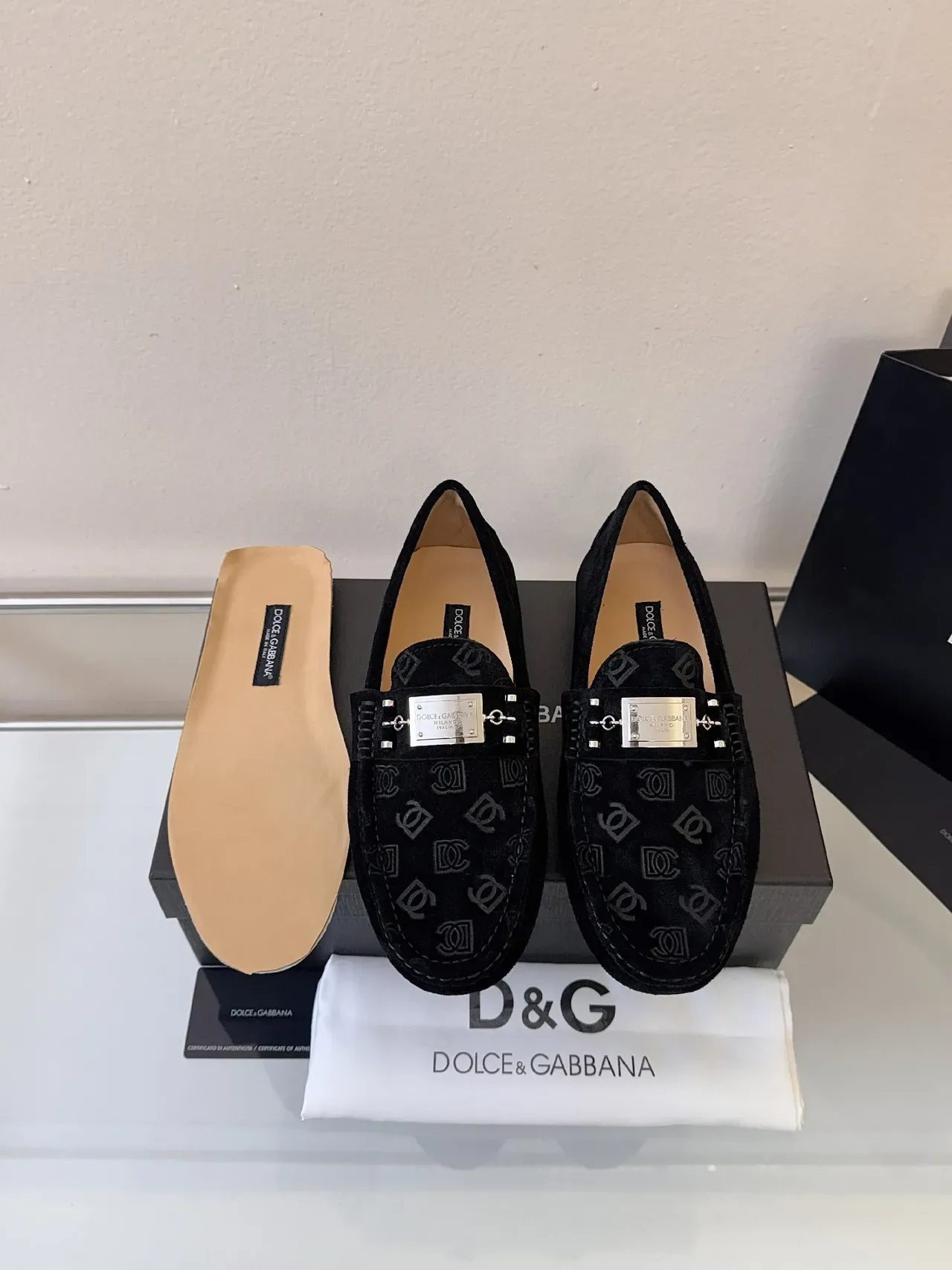 Dolce & Gabbana mocassim de camurça monogramado 6