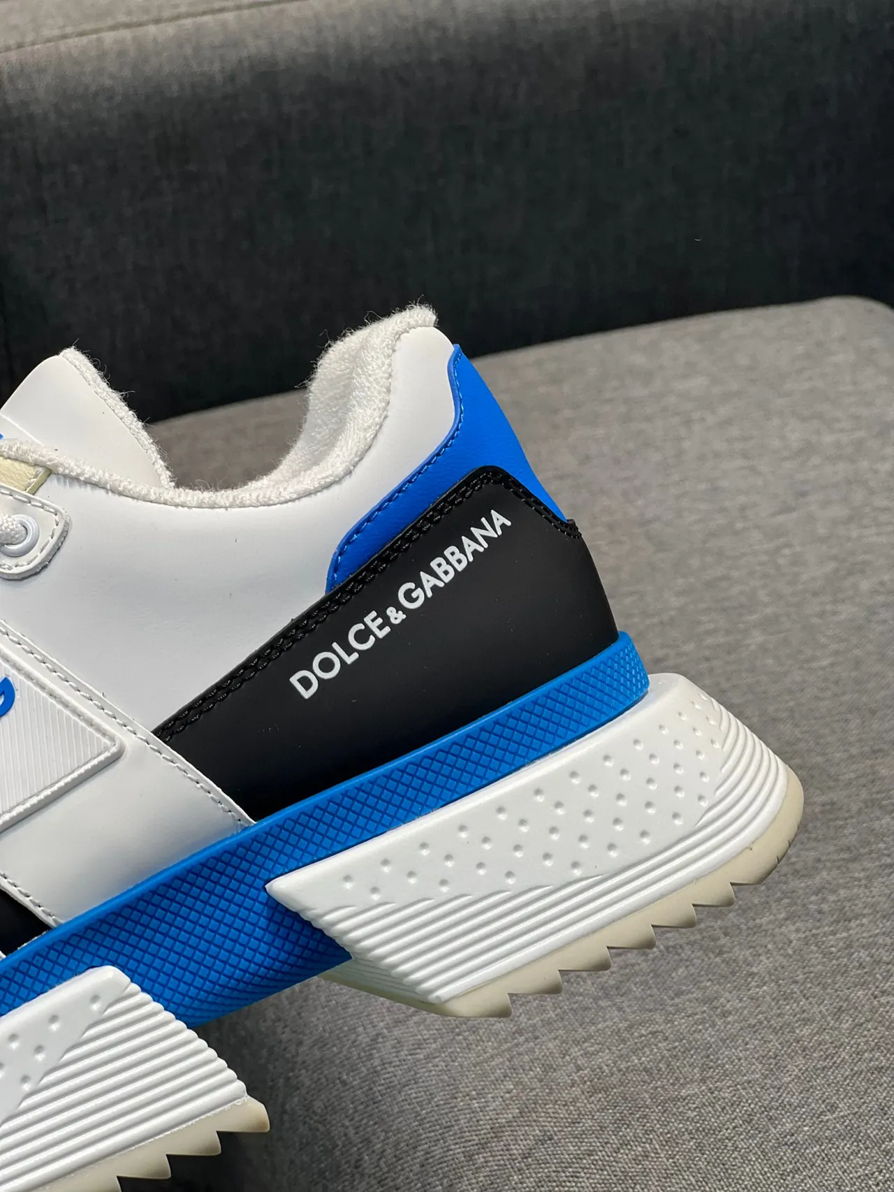 Dolce & Gabbana White Blue Multi-Panel Construction Wide Strap Closure Sneakers 8