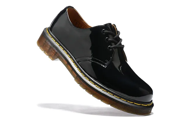 Dr. Martens 1461 Chaussures Oxford en cuir noir marron à finition patentée avec trois œillets et laçage fermé 2