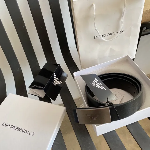 Emporio Armani Ceinture en cuir noir et argent mat brossé métal boucle 10
