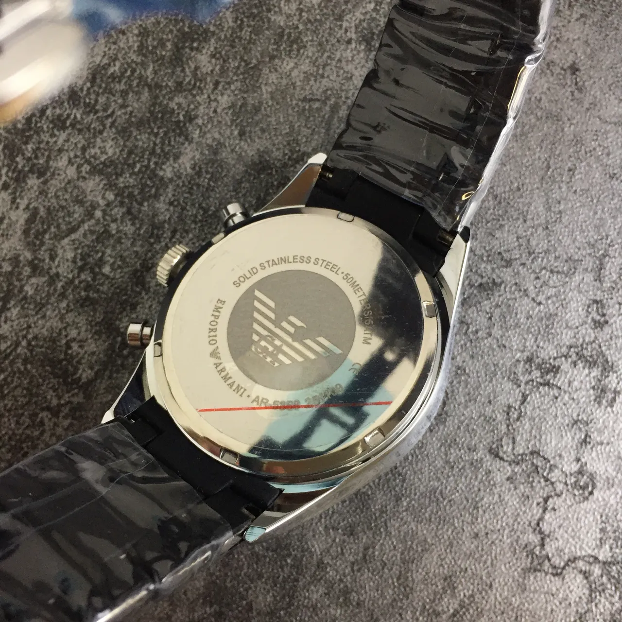 Emporio Armani Montre Chronographe Cadran Noir Boîtier Argenté Bracelet Caoutchouc Mouvement Mécanique 4