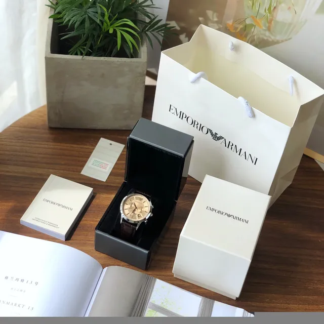 Montre Emporio Armani Chronographe Cadran Champagne Bracelet Cuir Marron Mécanique 9