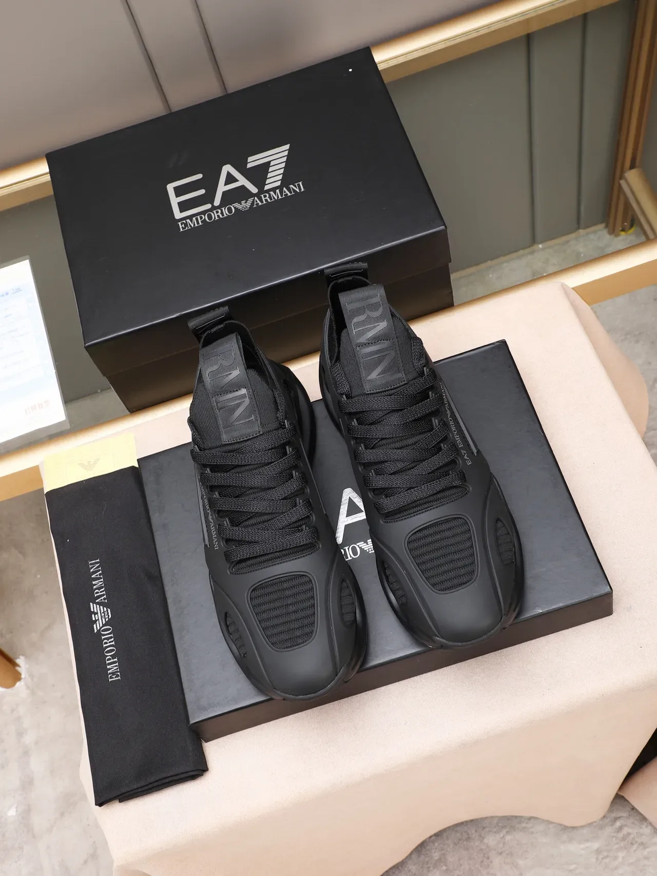 Emporio Armani EA7 Sneaker Noir Monocrome Sculpté Jaula 2