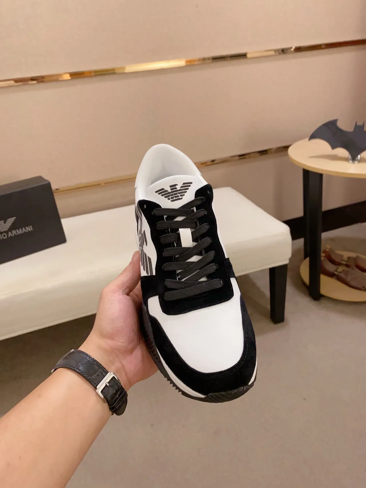 Emporio Armani Logo del Águila Zapatillas Lifestyle Negro y Blanco 8