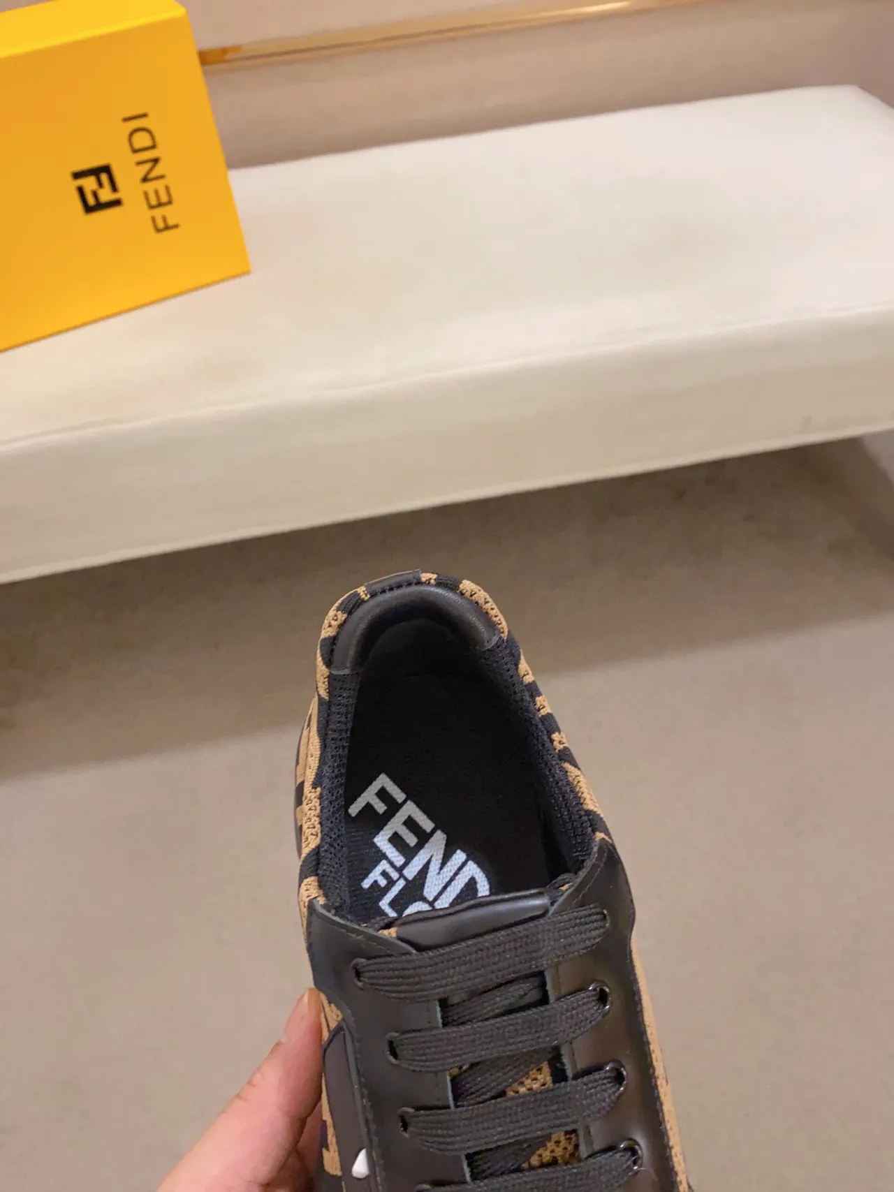 Fendi Chaussures lifestyle beige noir upper en maille tout recouvert monogramme FF 6