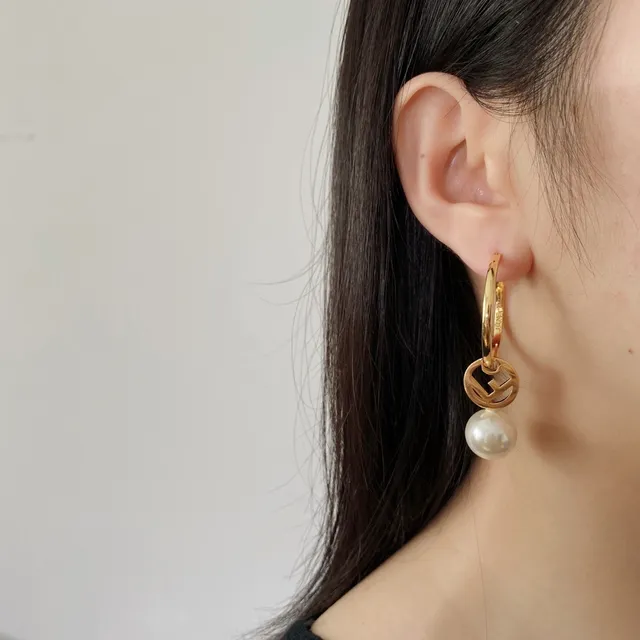 Fendi FF ذهبي أبيض حلق Logo Disc أقراط 5