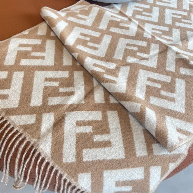 Écharpe Fendi FF Monogram Beige et Crème en Cachemire 4