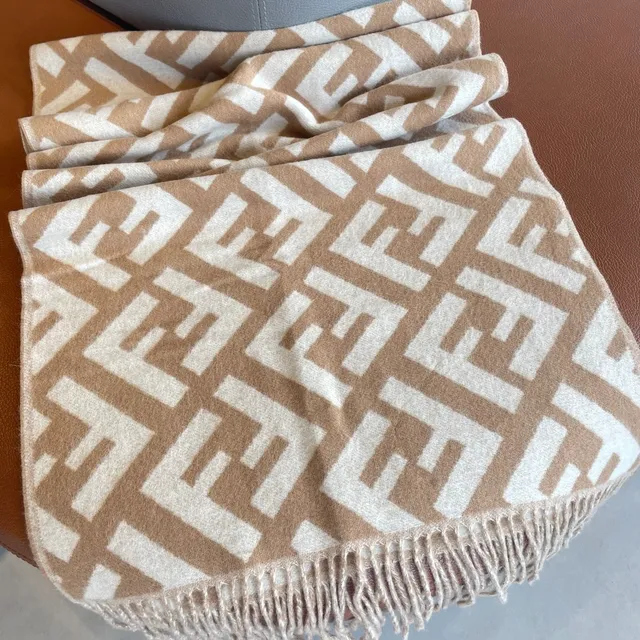 Écharpe Fendi FF Monogram Beige et Crème en Cachemire 6