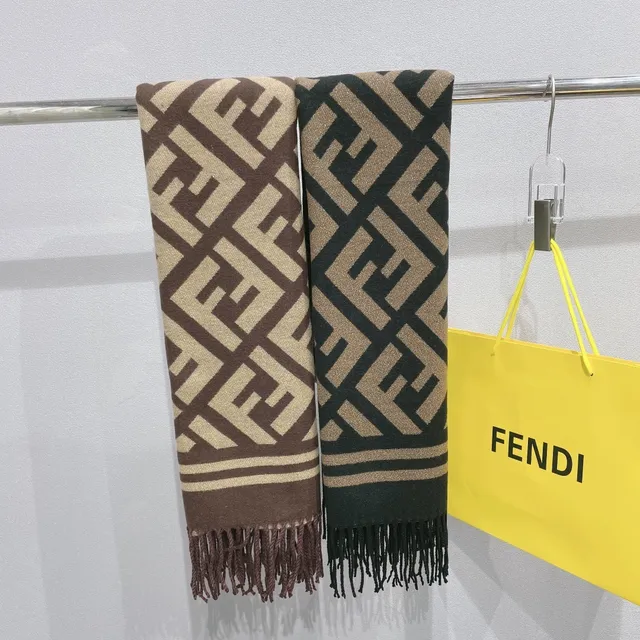 Fendi FF Monogram Écharpe en Cachemire Noir et Beige 2